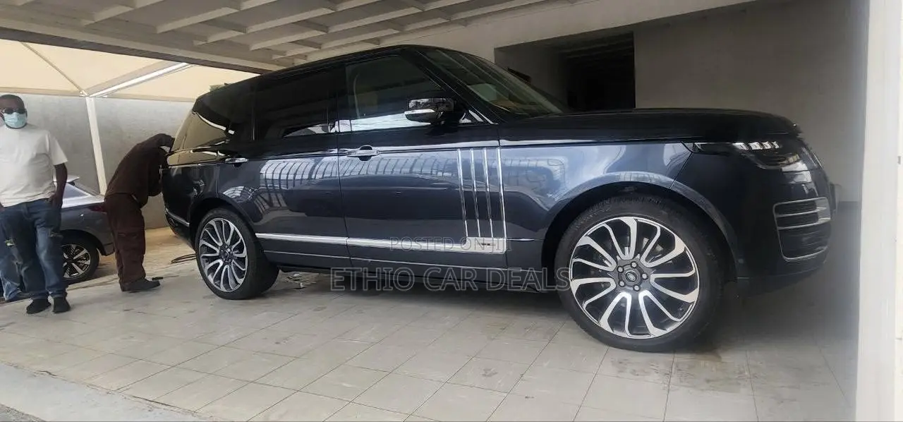 Land Rover Range Rover Vogue 2023 Black