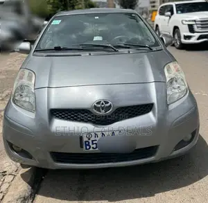 Toyota Yaris 2010 Silver