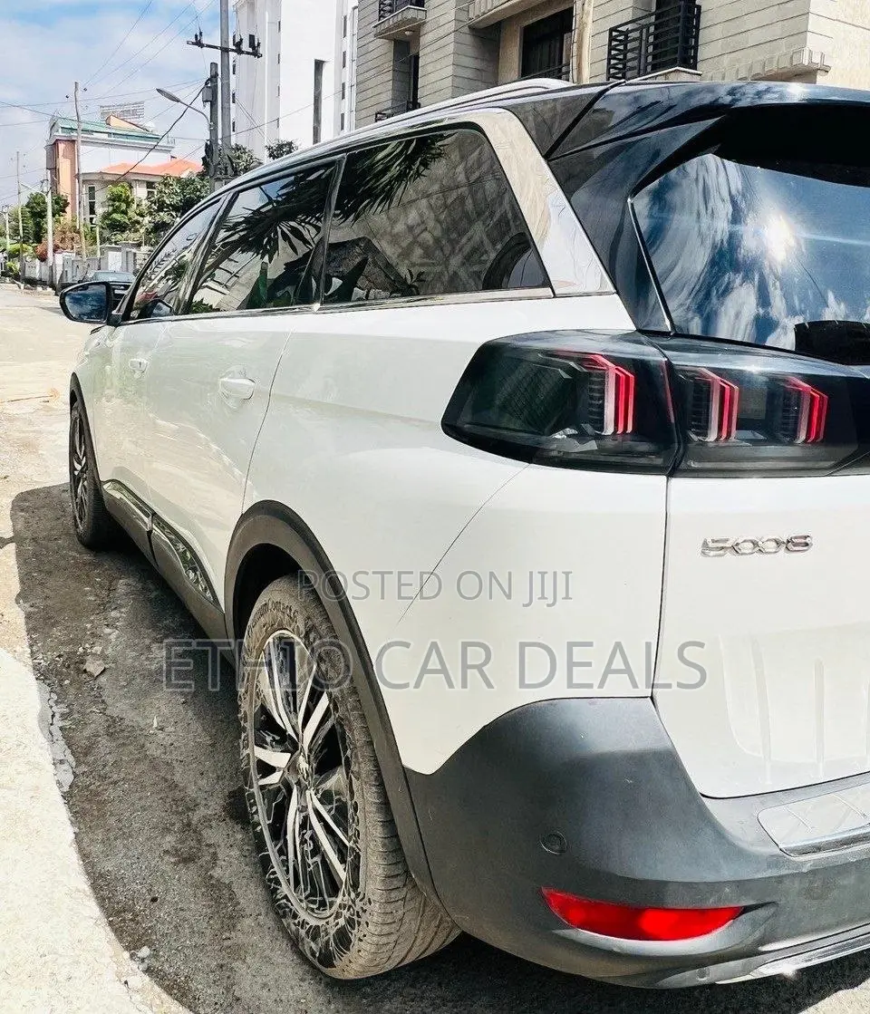 Peugeot 5008 2022 White
