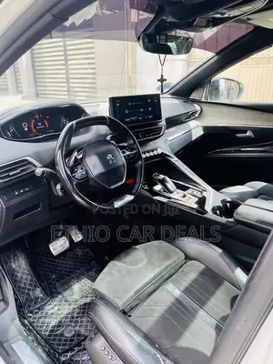 Peugeot 5008 2022 White
