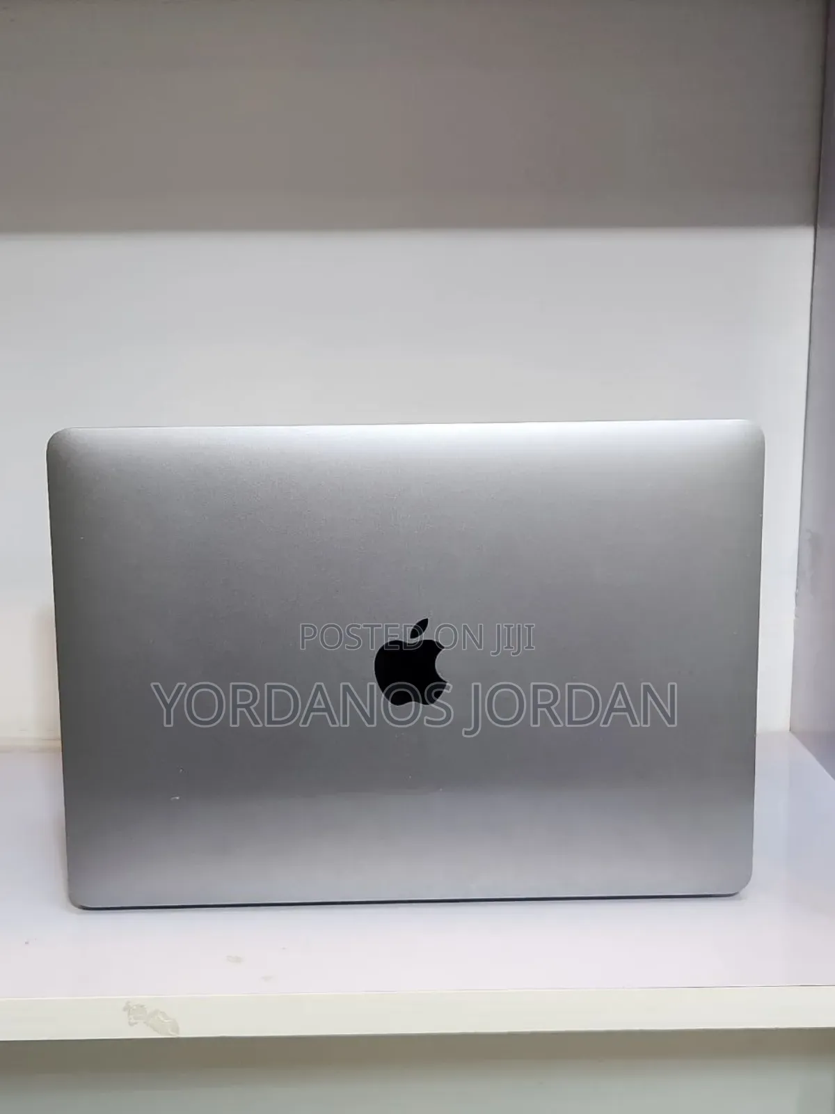 New Laptop Apple MacBook Pro 2017 8GB Intel Core i5 SSD 256GB
