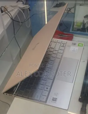 New Laptop HP Envy X360 8GB Intel Core i5 SSD 512GB