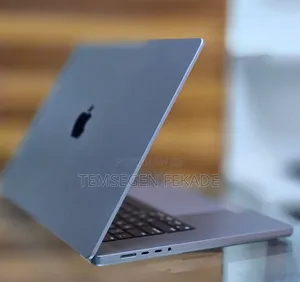 New Laptop Apple MacBook Pro 2021 M1 32GB Apple M1 Pro SSD 512GB