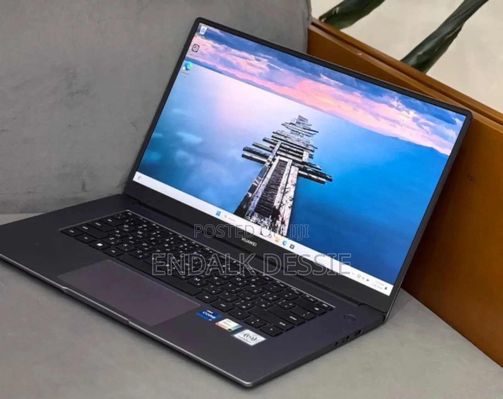New Laptop Huawei MateBook 13 WRT-W19E 16GB Intel Core i7 SSD 512GB