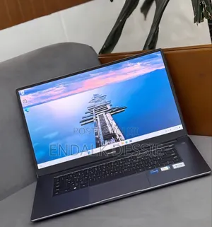 New Laptop Huawei MateBook 13 WRT-W19E 16GB Intel Core i7 SSD 512GB