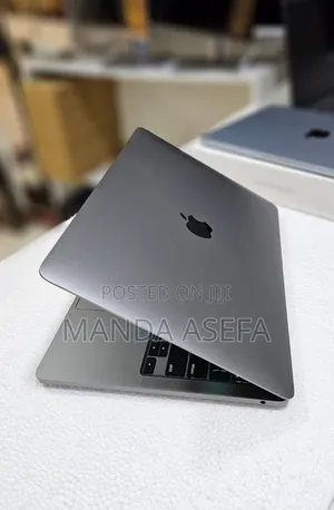 New Laptop Apple MacBook Pro 8GB Apple M2 SSD 256GB