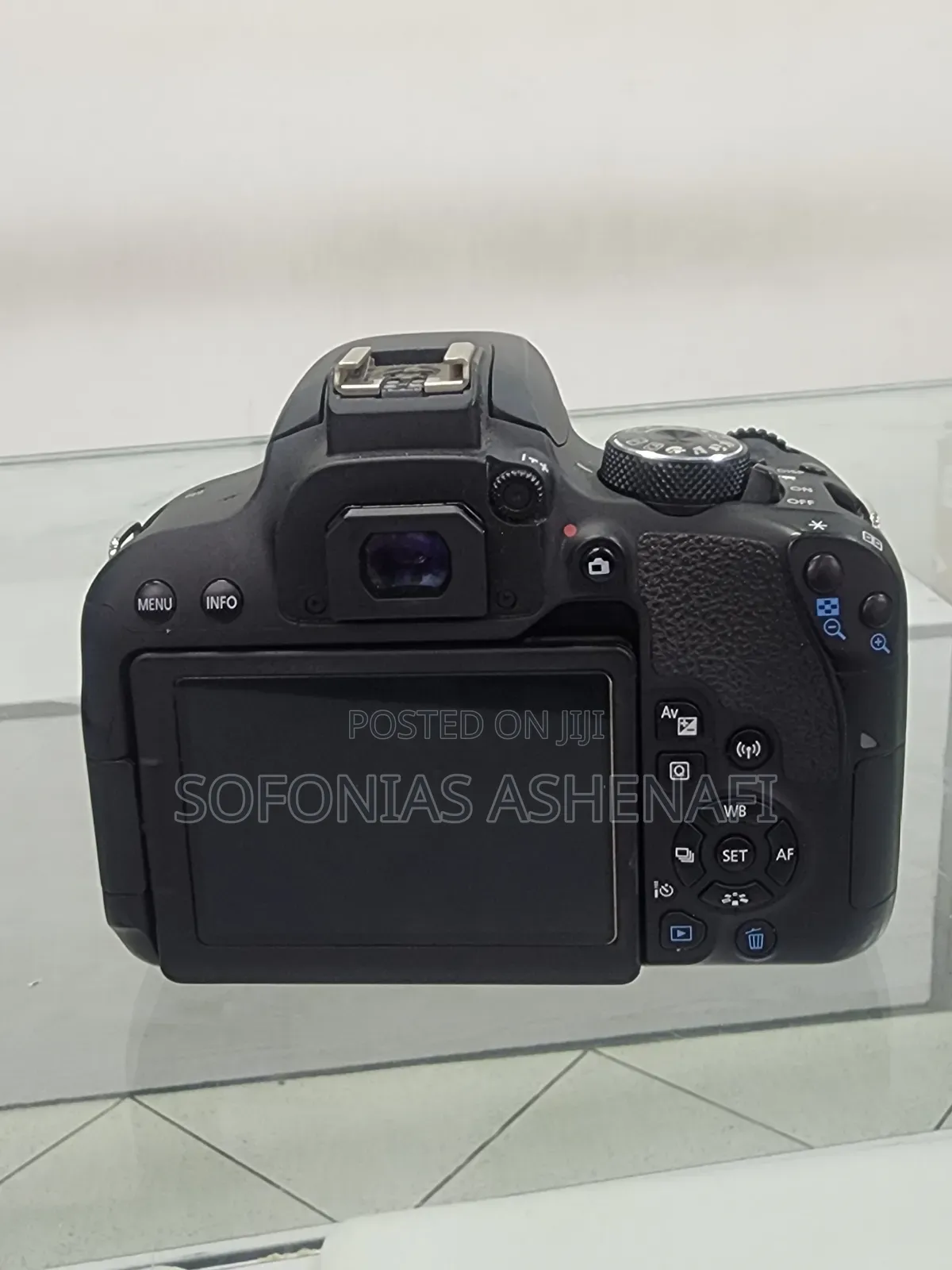 Canon 800d