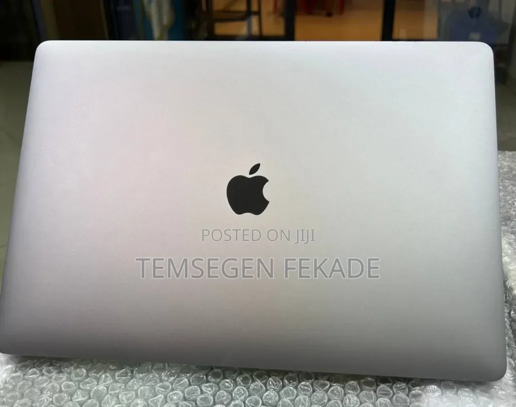 New Laptop Apple MacBook Pro 2017 16GB Intel Core i7 SSD 512GB