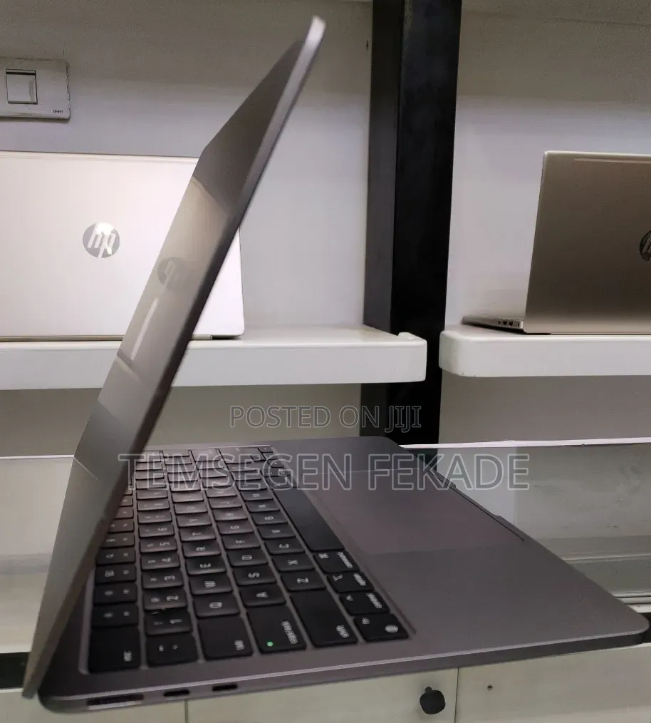 New Laptop Apple MacBook Air 2023 M2 8GB Apple M2 SSD 512GB