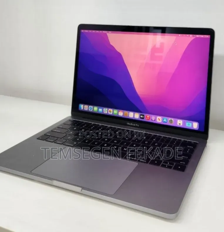 New Laptop Apple MacBook Pro 2017 8GB SSD 128GB