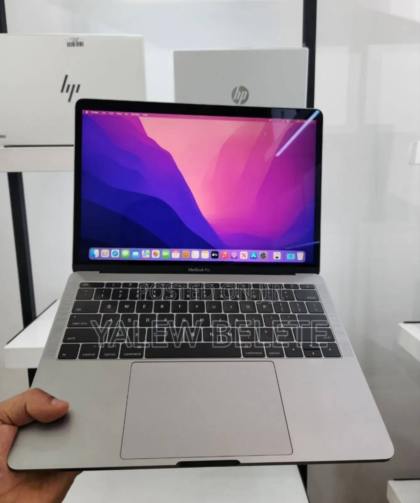 New Laptop Apple MacBook Pro 2017 8GB SSD 128GB