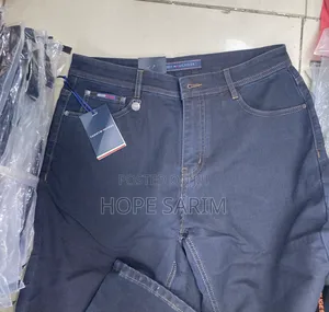 Tommy Hilfiger Men's Straight Fit