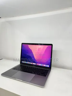 New Laptop Apple MacBook Pro 2017 8GB Intel Core i7 SSD 128GB