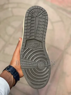Travis Scott X Air Jordan 1 High "Moncha"