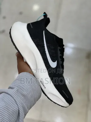 Nike Lightweight Black Knit Running Sneakers