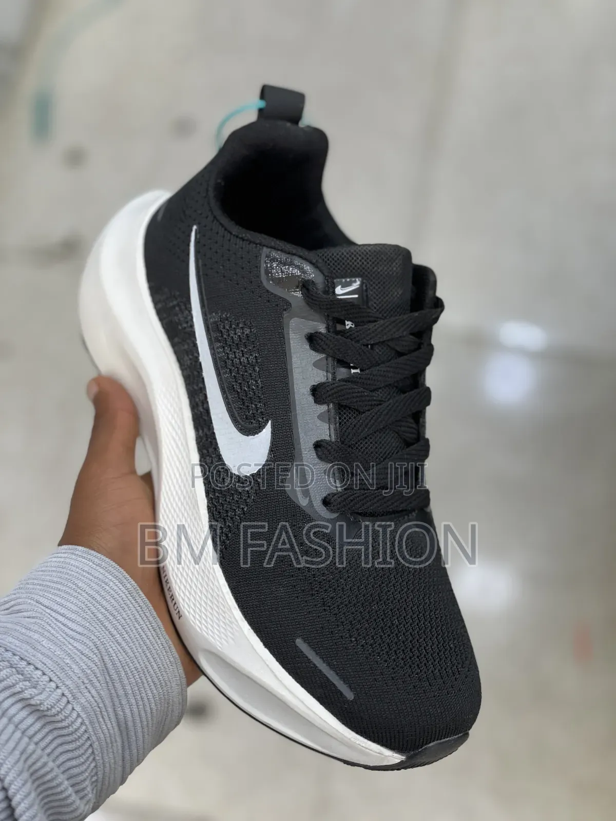 Nike Lightweight Black Knit Running Sneakers
