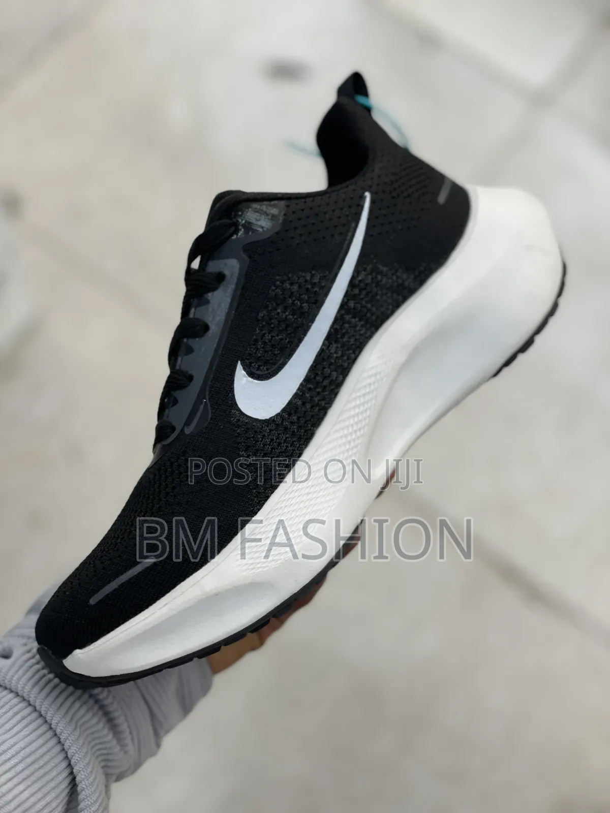 Nike Lightweight Black Knit Running Sneakers