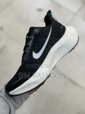Nike Lightweight Black Knit Running Sneakers