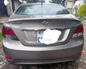 Hyundai Accent 2012