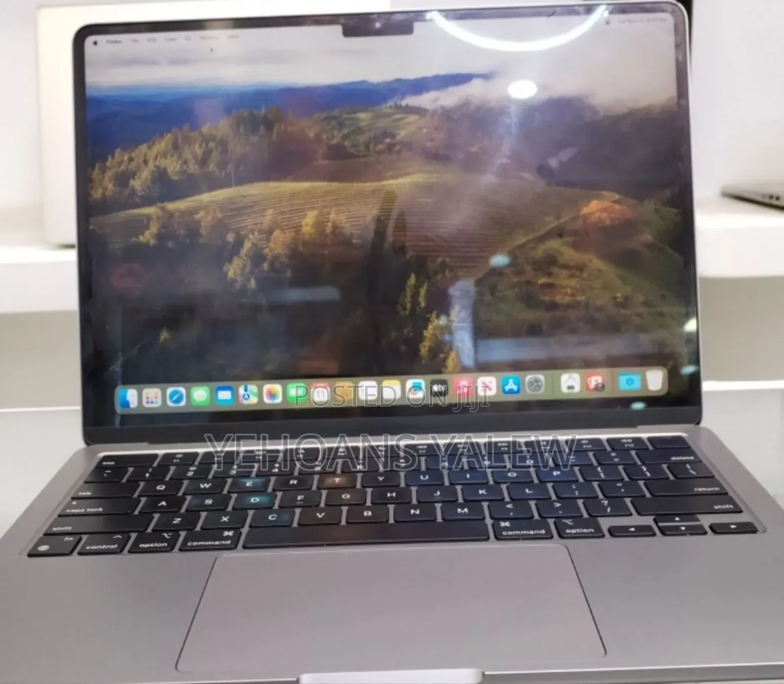 New Laptop Apple MacBook Air 2022 M2 8GB Apple M2 SSD 512GB
