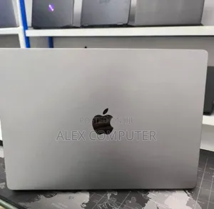 New Laptop Apple MacBook Pro 32GB Apple M1 Max SSD 1T