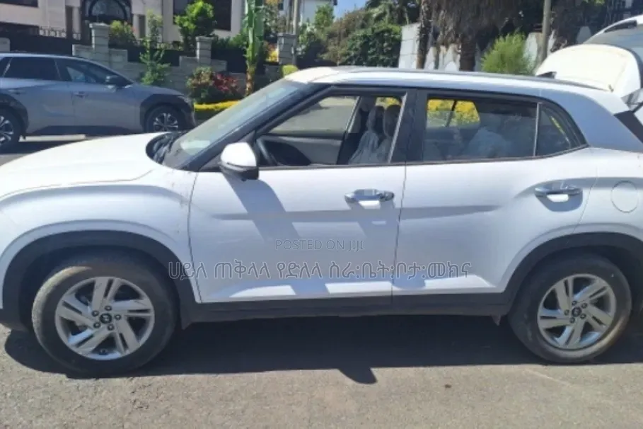 Hyundai Creta 2024 Ivory