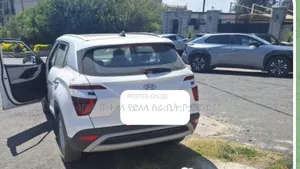 Hyundai Creta 2024 Ivory