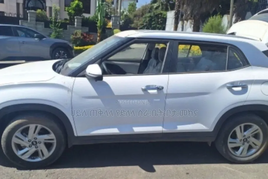 Hyundai Creta 2024 Ivory