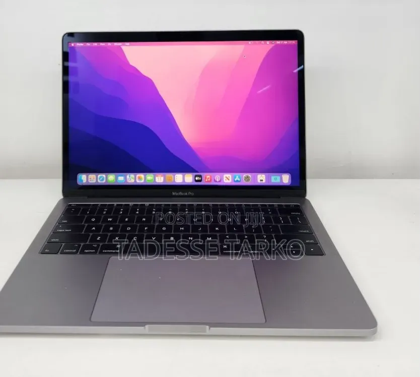 New Laptop Apple MacBook Pro 2017 8GB Intel Core i5 SSD 128GB