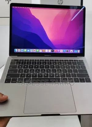 New Laptop Apple MacBook Pro 2017 8GB Intel Core i5 SSD 128GB