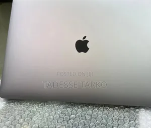 New Laptop Apple MacBook Pro 2017 16GB Intel Core i7 SSD 512GB