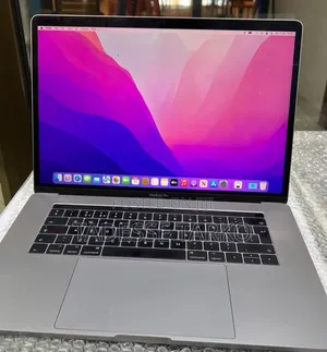 New Laptop Apple MacBook Pro 2017 16GB Intel Core i7 SSD 512GB