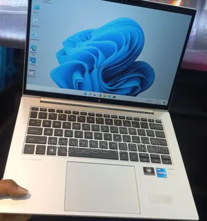 New Laptop HP EliteBook 840 G9 16GB Intel Core i5 SSD 512GB