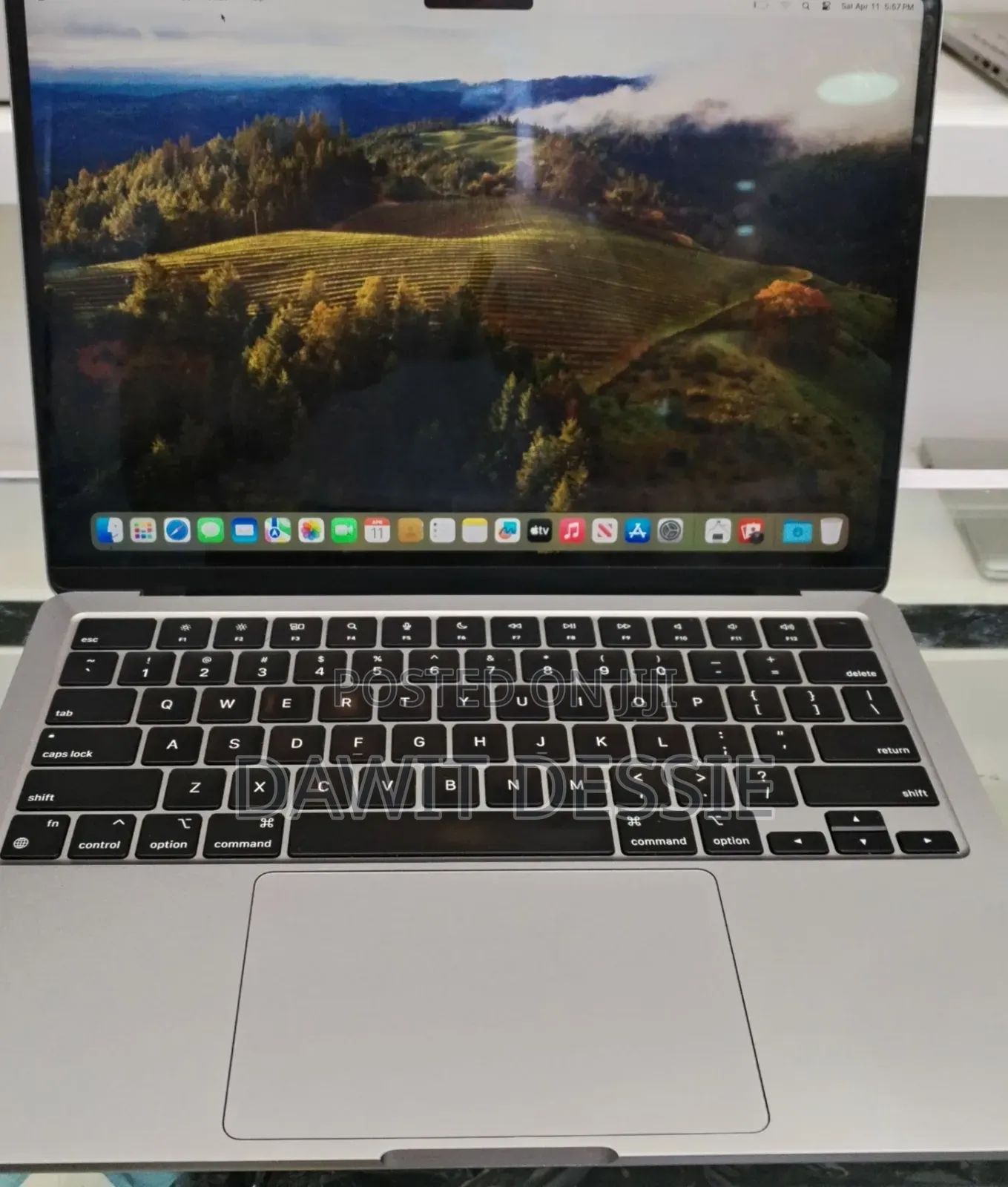 New Laptop Apple MacBook Air 2022 M2 8GB Apple M2 SSD 512GB