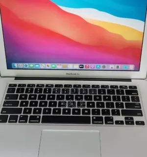 New Laptop Apple MacBook Pro 2017 8GB Intel Core i5 SSD 256GB