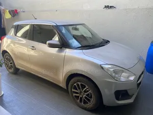 Suzuki Swift 2022 White