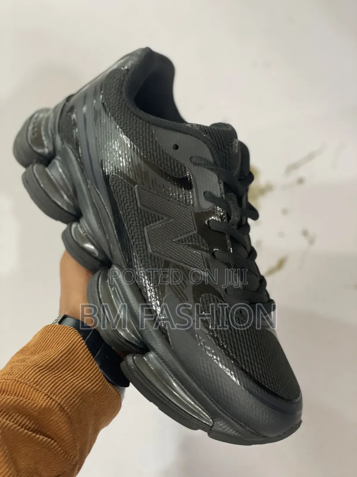 New Balance 2000 Triple Black (The Ultimate Y2k Inspired Sneakers)