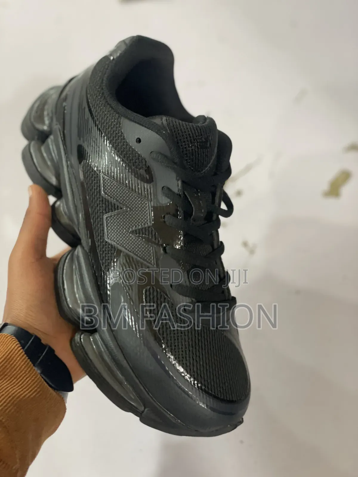 New Balance 2000 Triple Black (The Ultimate Y2k Inspired Sneakers)