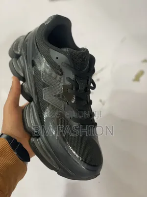 New Balance 2000 Triple Black (The Ultimate Y2k Inspired Sneakers)