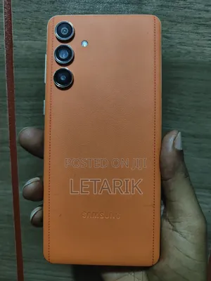 Samsung Galaxy C55 256 GB Orange
