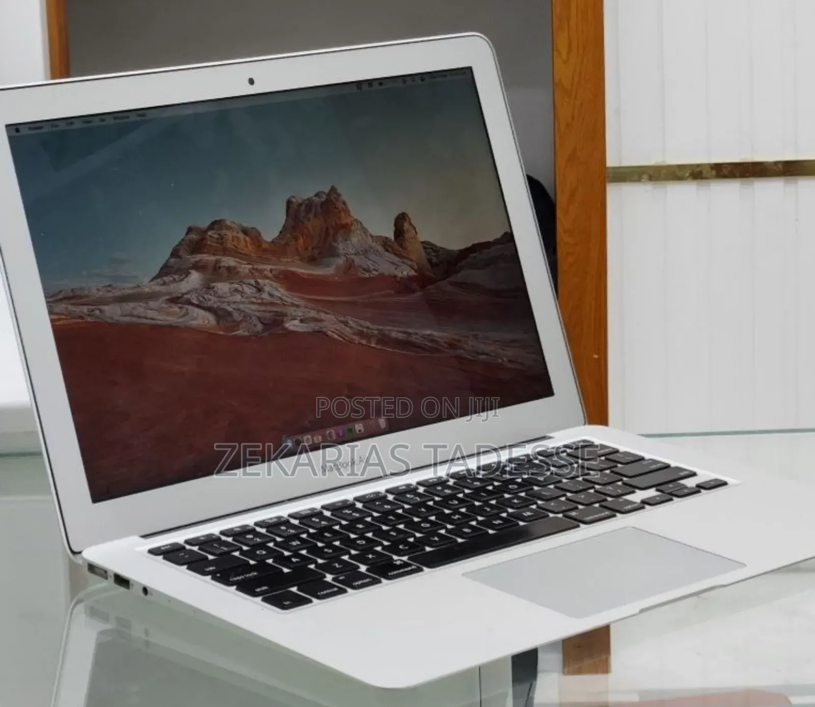 New Laptop Apple MacBook Air 2015 8GB Intel Core i5 SSD 128GB