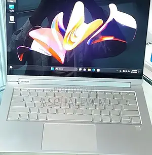 New Laptop Lenovo Yoga 9i 16GB Intel Core i7 SSD 512GB