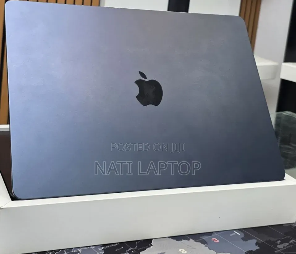 New Laptop Apple MacBook Air 2025 M4 13-inch 16GB Apple M4 SSD 256GB