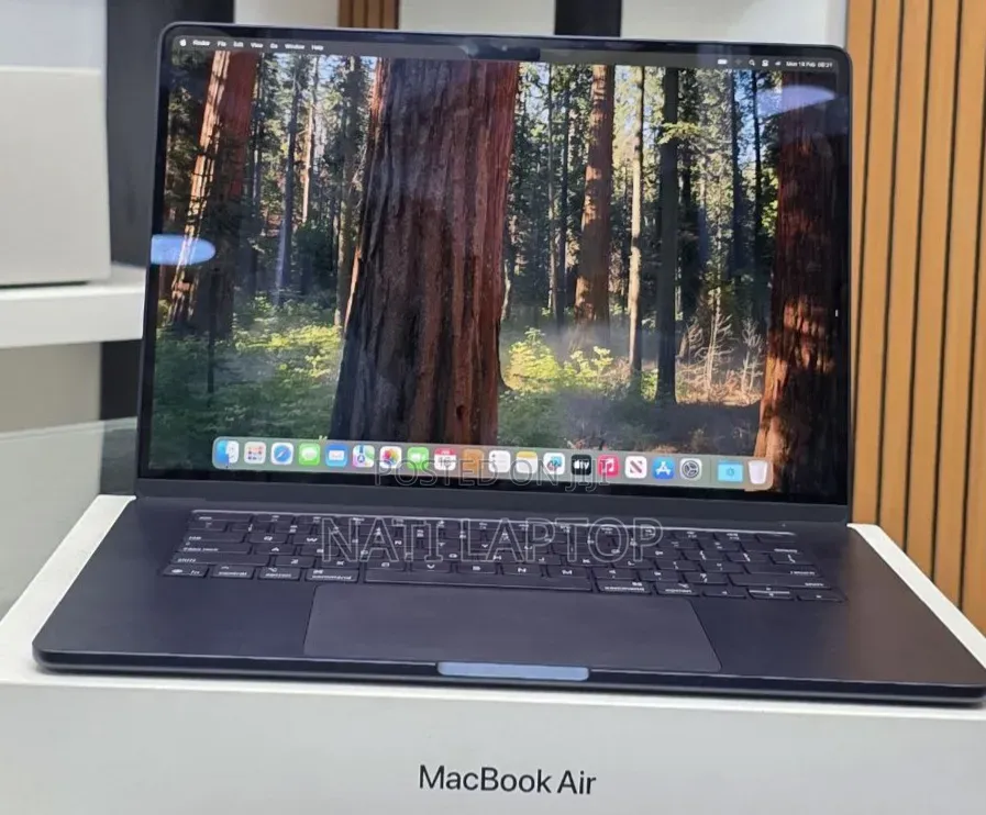 New Laptop Apple MacBook Air 2025 M4 13-inch 16GB Apple M4 SSD 256GB