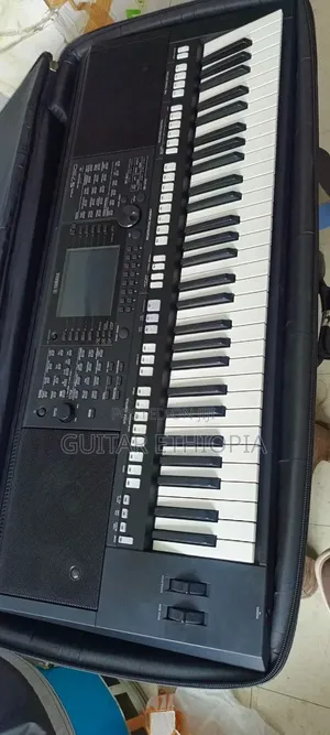 Keyboard Yamaha PSR S750