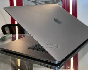 New Laptop Apple MacBook Pro 2018 16GB Intel Core i7 SSD 512GB