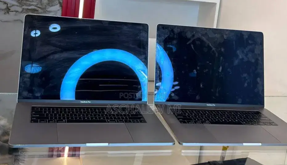 New Laptop Apple MacBook Pro 2018 16GB Intel Core i7 SSD 512GB