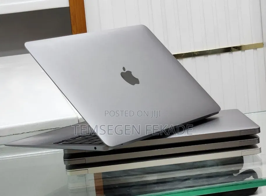 New Laptop Apple MacBook Air 2020 M1 8GB Apple M1 Max SSD 256GB