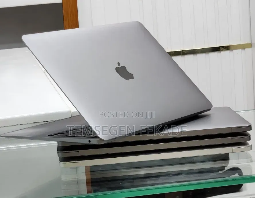 New Laptop Apple MacBook Air 2020 M1 8GB Apple M1 Max SSD 256GB