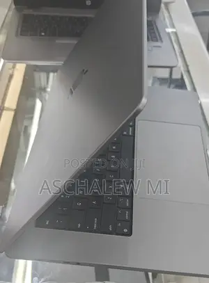New Laptop Apple MacBook Pro 2021 M1 32GB Apple M1 Max SSD 1T